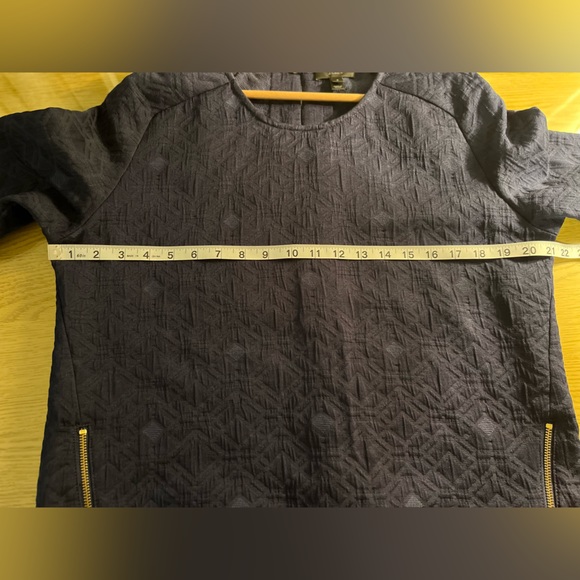 J. Crew Matelasse Geometric 3/4 Sleeved Navy Blue Top Zip Sides Pullover Sz 6 - Picture 10 of 12